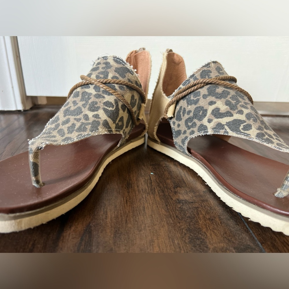 Leopard print sandals - Picture 4 of 5